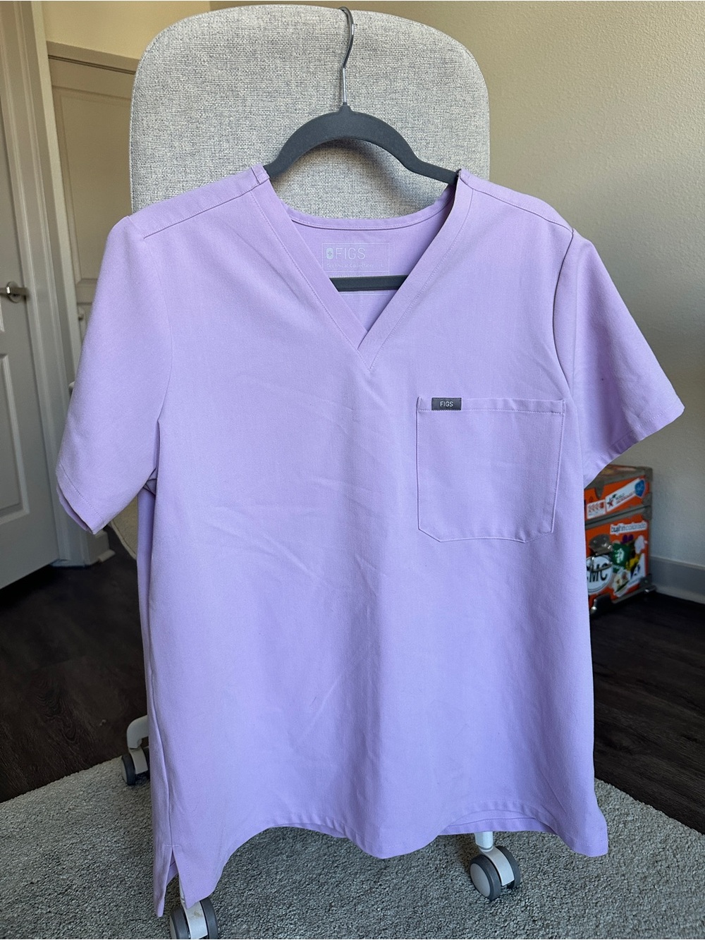 Figs Short Sleeve V-Neck Scrub Top in Lavender